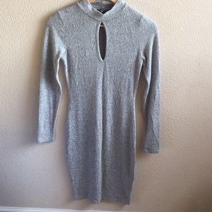 Long sleeve body-con dress